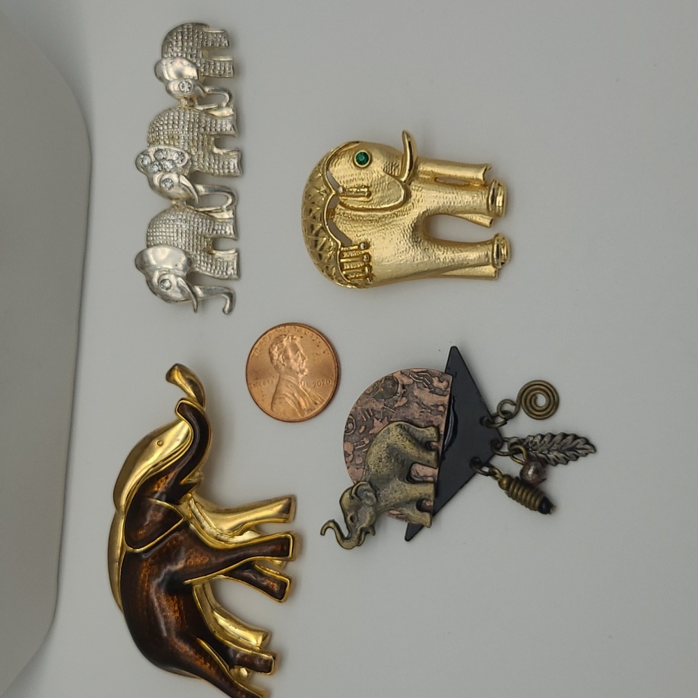 Bundle Lot of 5 Elephant Brooches Necklace Jewelry Vintage Goldtone & Silvertone - Picture 7 of 13